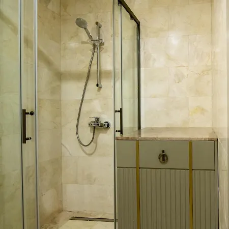G Tower Furnished 公寓 *