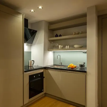 G Tower Furnished 公寓