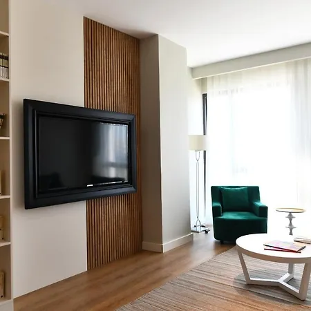G Tower Furnished 公寓 *